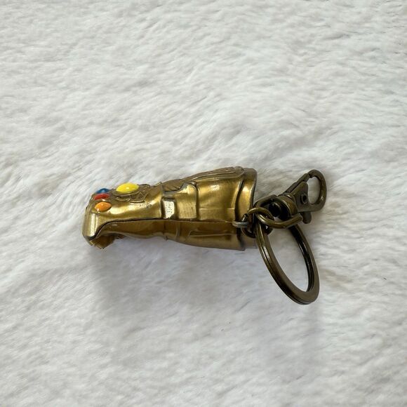 Marvel Comics Avengers Infinity Gauntlet Gold Colored Pewter Keyring Key Chain - Picture 6 of 7